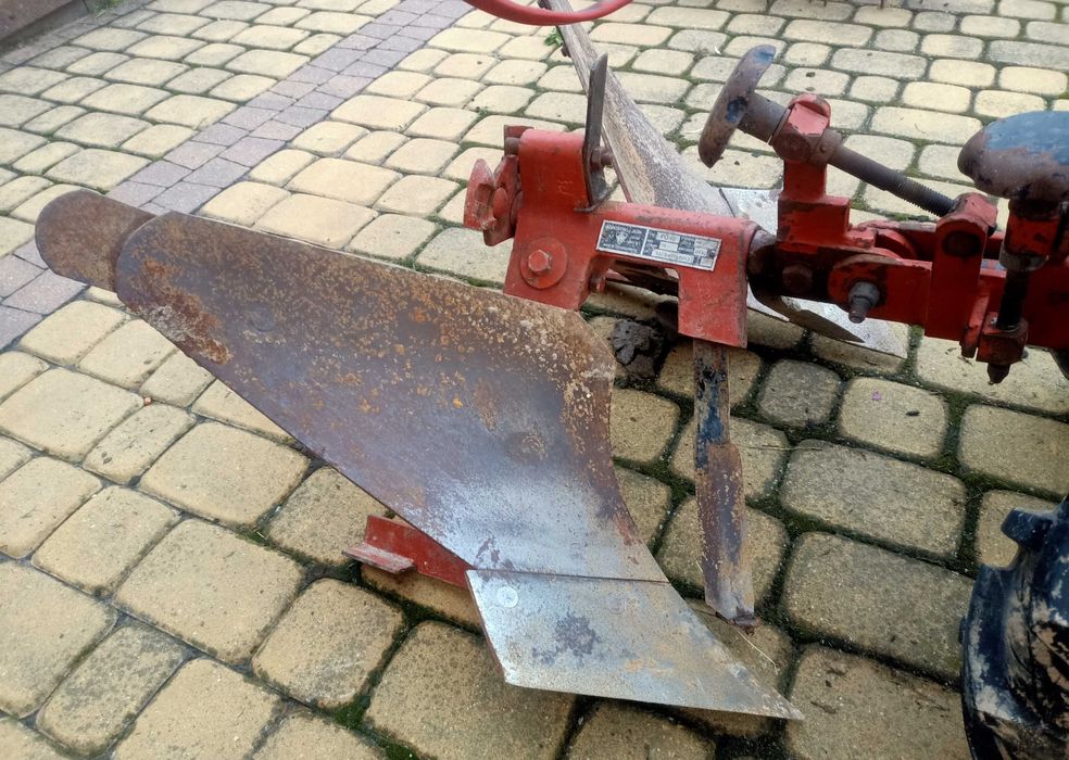 Traktorek, dzik, pług, glebogryzarka, brona, zabytek Czechosłowacja