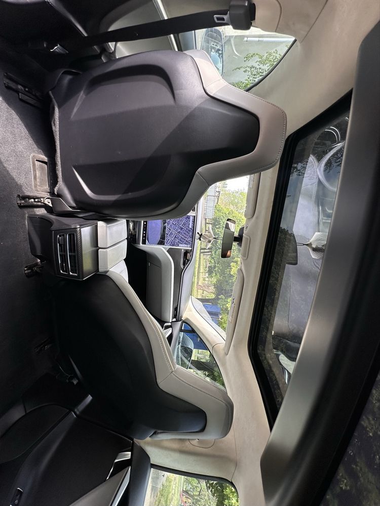 Продам Tesla Model S в отличном состоянии