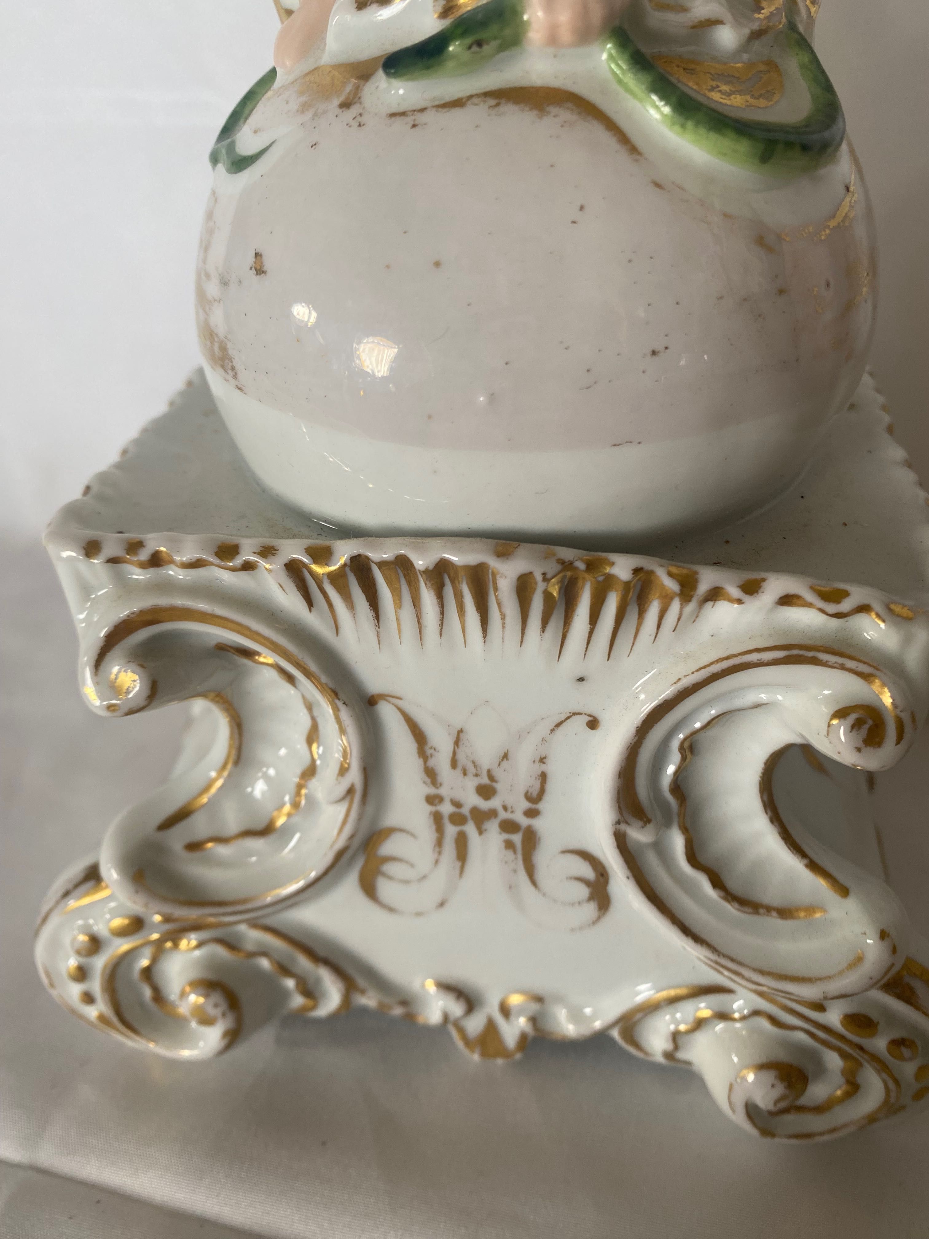N Sra das Graças em porcelana