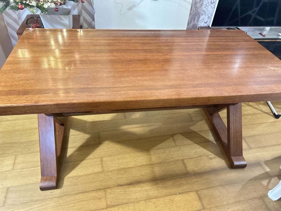 Mesa de jantar em madeira maciça de cerejeira com 6 cadeiras