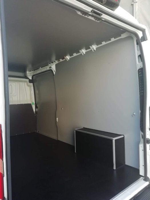 Peugeot Boxer L4H2 Zabudowa przestrzeni ładunkowej PREMIUM