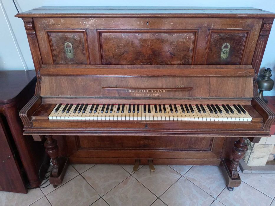 Pianino przedwojenne Traugott Berndt Breslau, odbiór PARTER