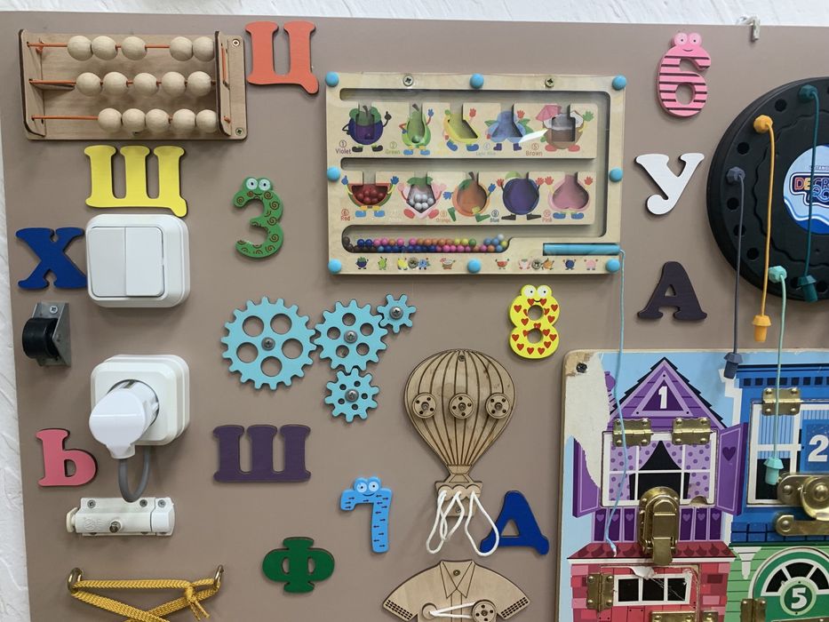 Продам бізіборд 125х80