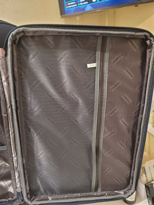 Чемодан Tourist 67 / 40 / 32 см (размер М)