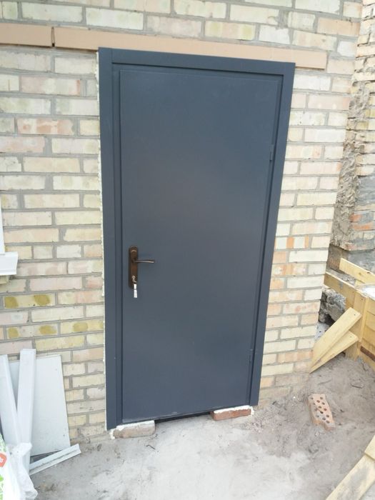 Двері металеві дволистові для квартир будинків сараїв складу магазину