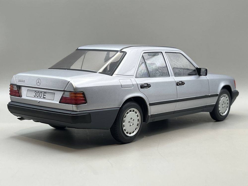 Model 1:18 Mercedes-Benz W124 300E