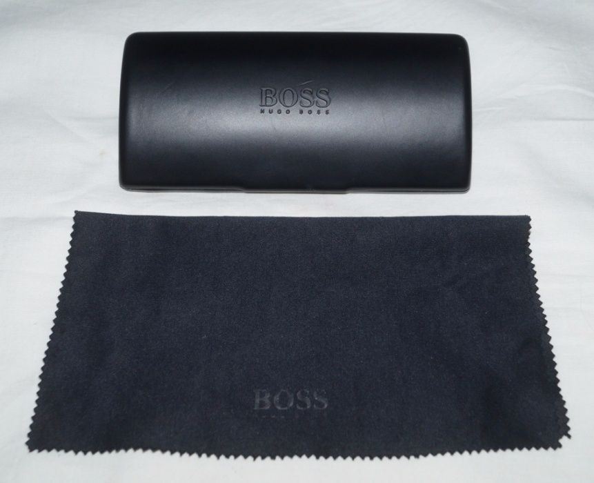Фирменный футляр для очков Hugo Boss