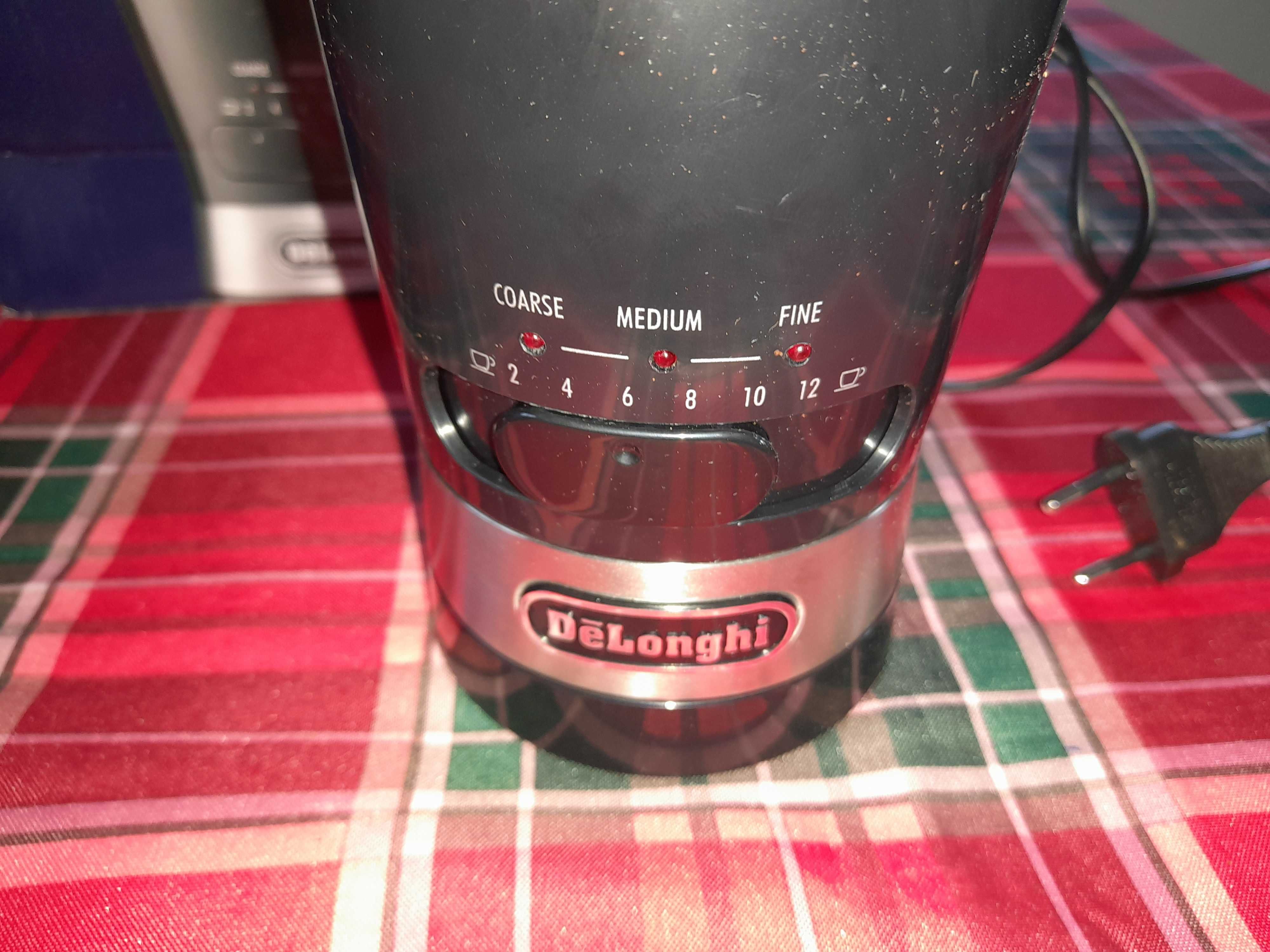 Młynek do kawy De’Longhi KG210 czarny 170 W