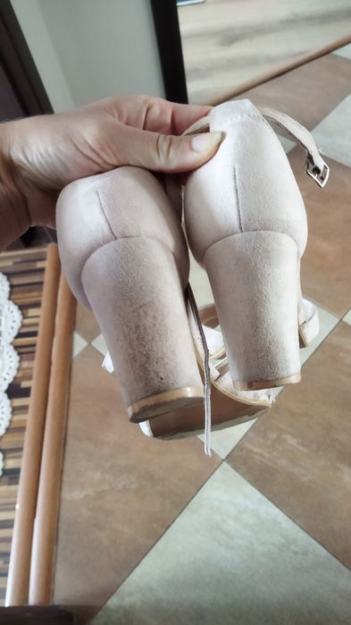 Buty na obcasie pudrowy róż