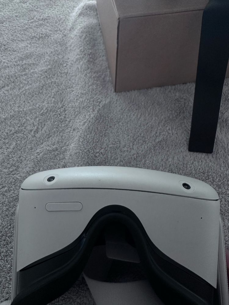 Oculus quest 2 z aktywnym śledzeniem rąk