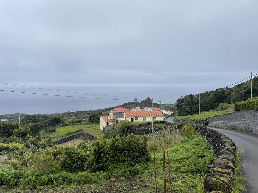 Casa com terreno para reconstrução