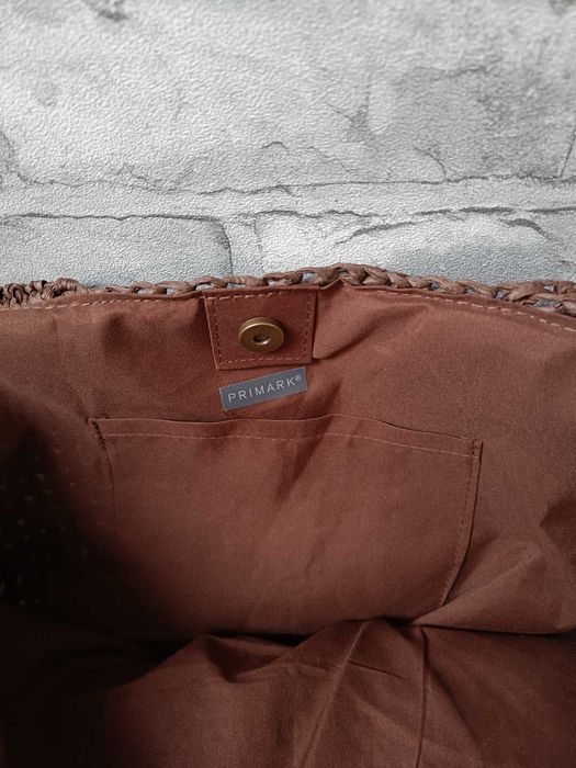 Duża torba z podszewką pleciona z rafii w kolorze brązowym