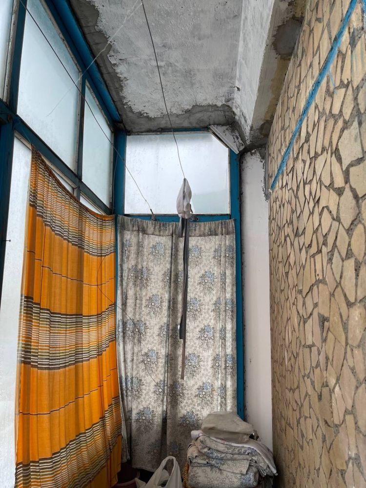 Продам СРОЧНО квартиру 4-х комн. в г.Курахово