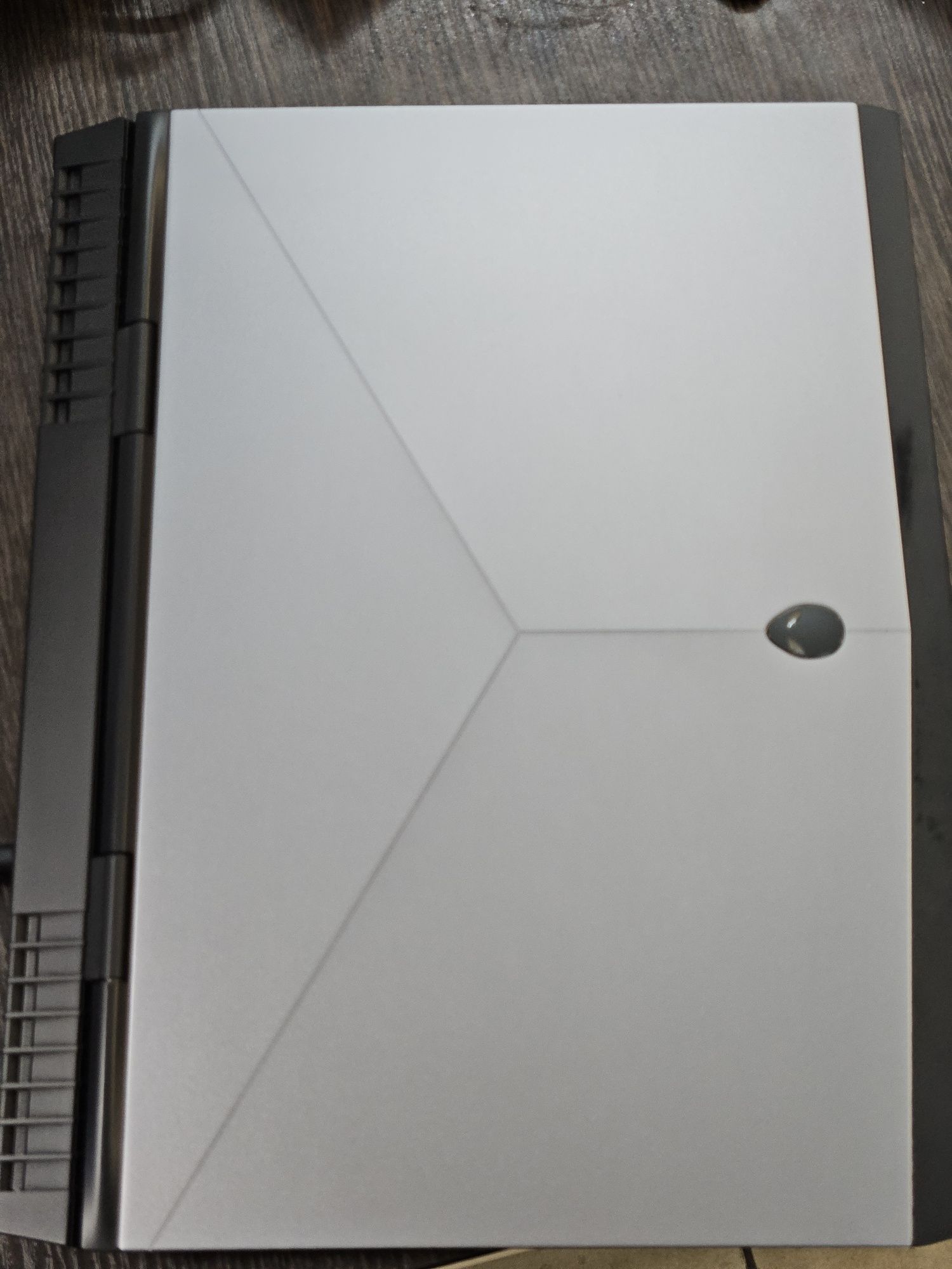 Dell Alienware 17 Core i7 32gb gtx1070 8gb