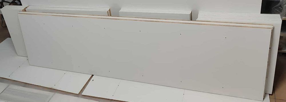 Prateleiras e estrutura de armário