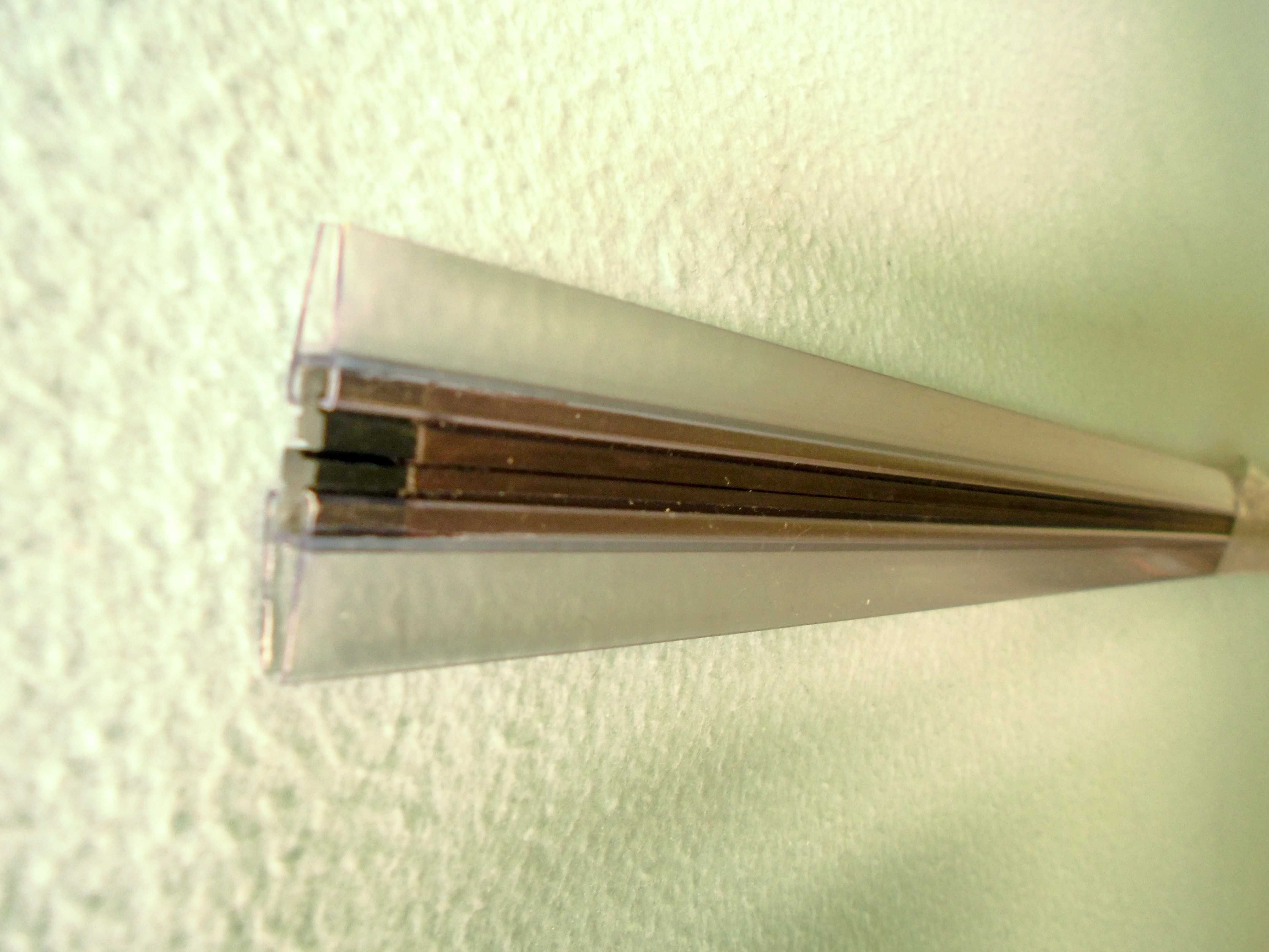 Уплотнитель магнитный для душевых кабин (под стекло 4 мм.)