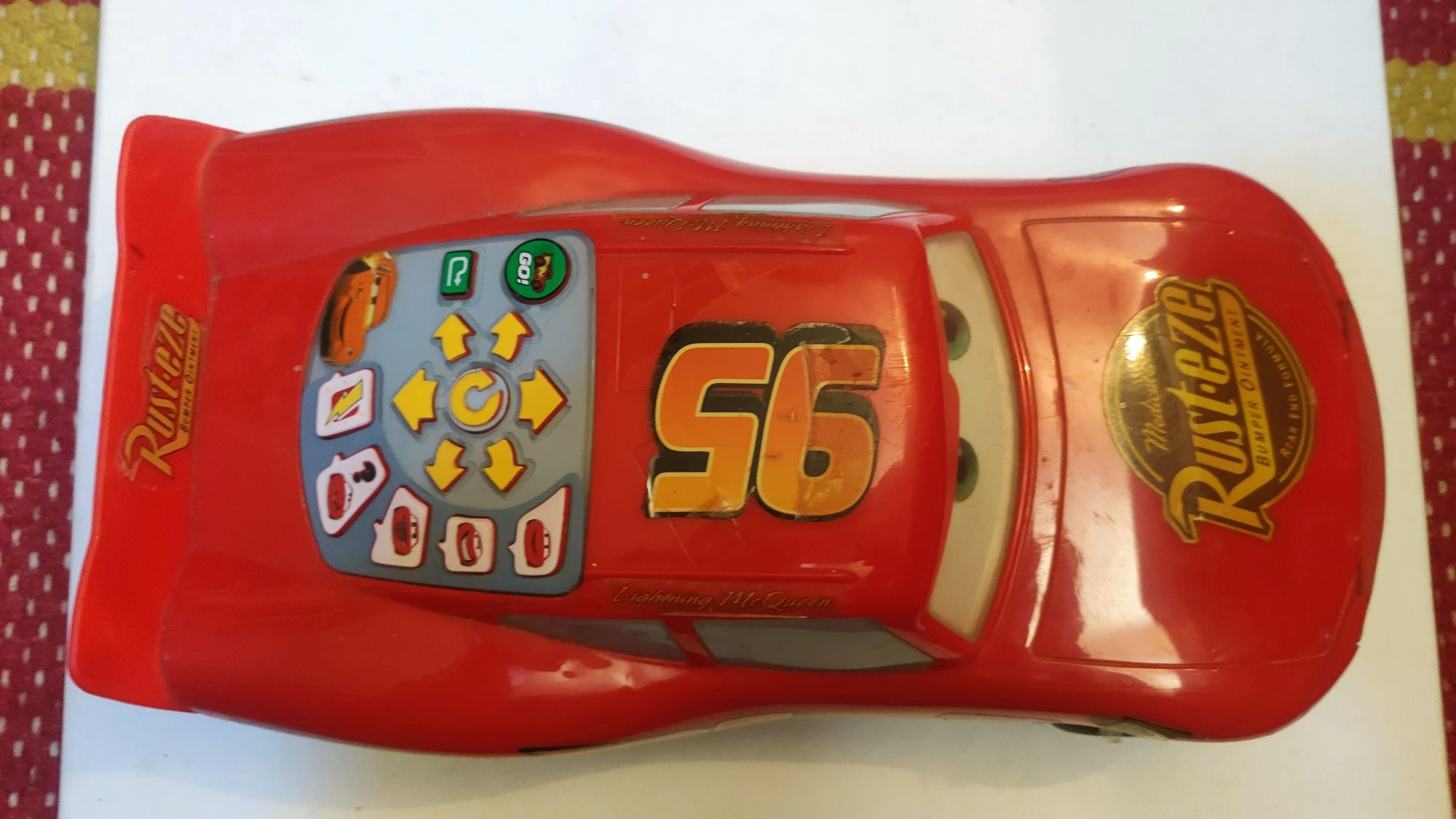 Faisca McQueen carro criança avariado