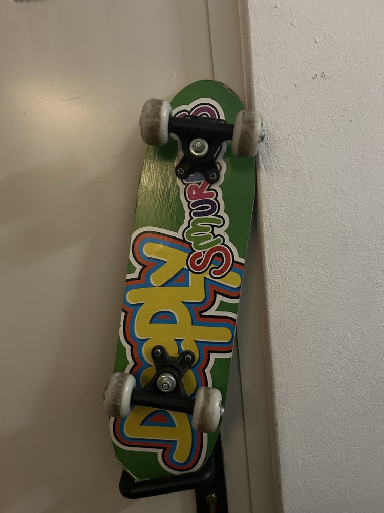 Skate usado, e com uma lasca