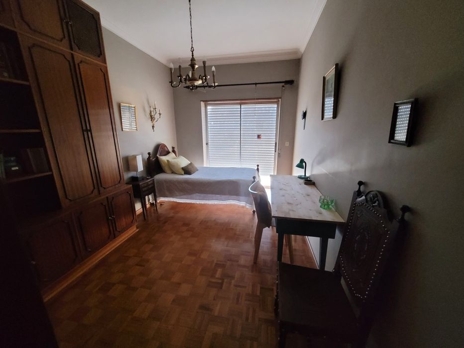 Quarto para universitário/a, estudante de mestrado ou recém-formado/a