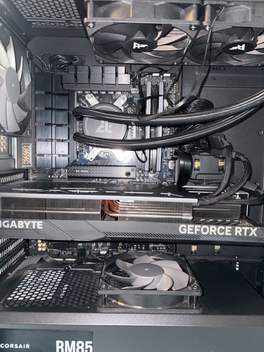 PC Gaming High-End NVIDIA RTX 4080 SUPER + Ryzen 7 7800X3D