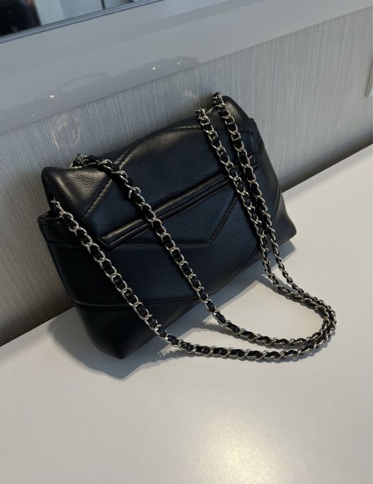 Чорна сумочка mango