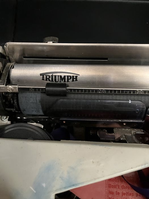 Maquina escrever antiga Triumph contessa