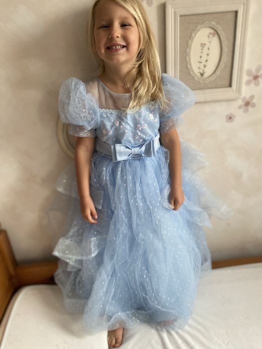 Sprzedam sukienkę na bal 104-110 Księżniczka/Kopciuszek