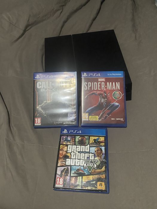 Ps4 usada + 1 comando + 3 jogos