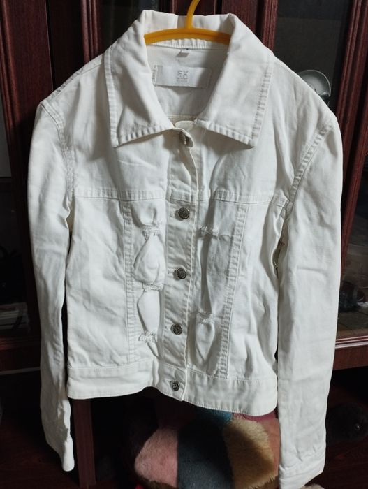 Продам джинсовку на девочку