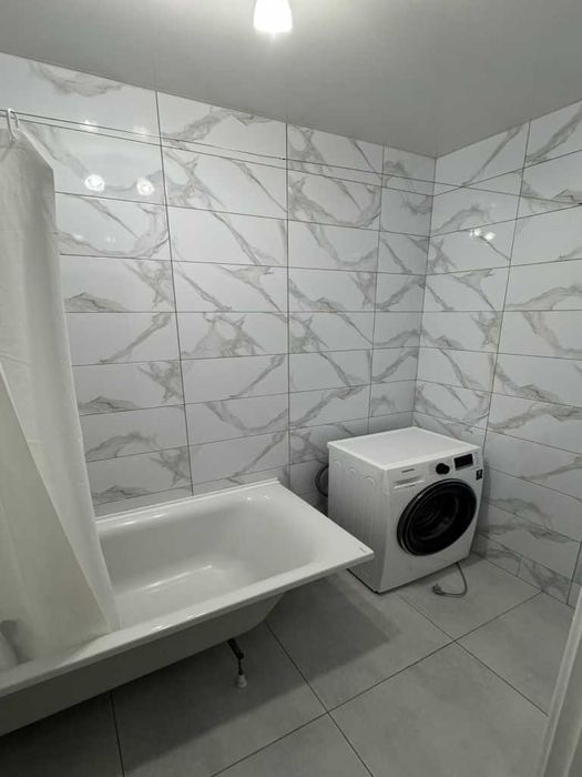 1к! квартира, ЖК Садовий, 1/9 поверх, 43 м2, євроремонт, все залишають