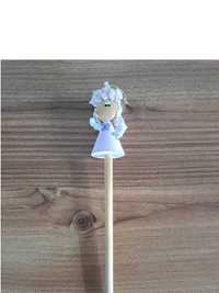 Ołówek z drewnianą lalką różowy Ołówek z lalką