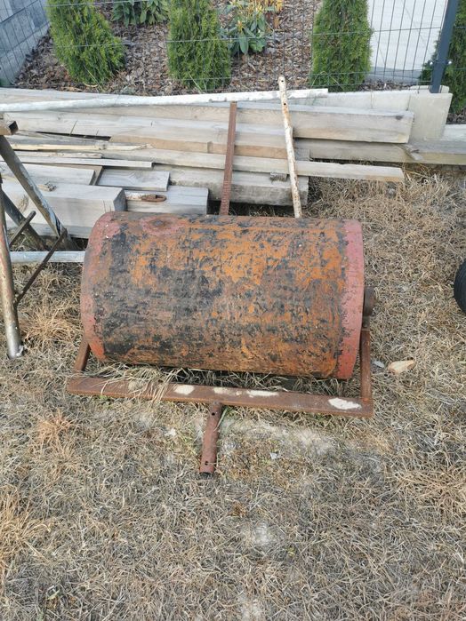 Walec ogrodowy do trawy.