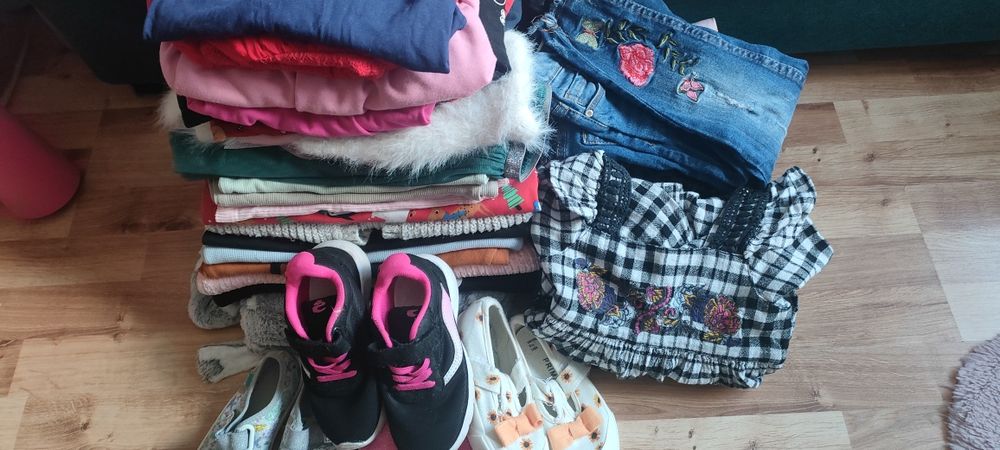 Paka ubranek ponad 40 szt r. 104/110