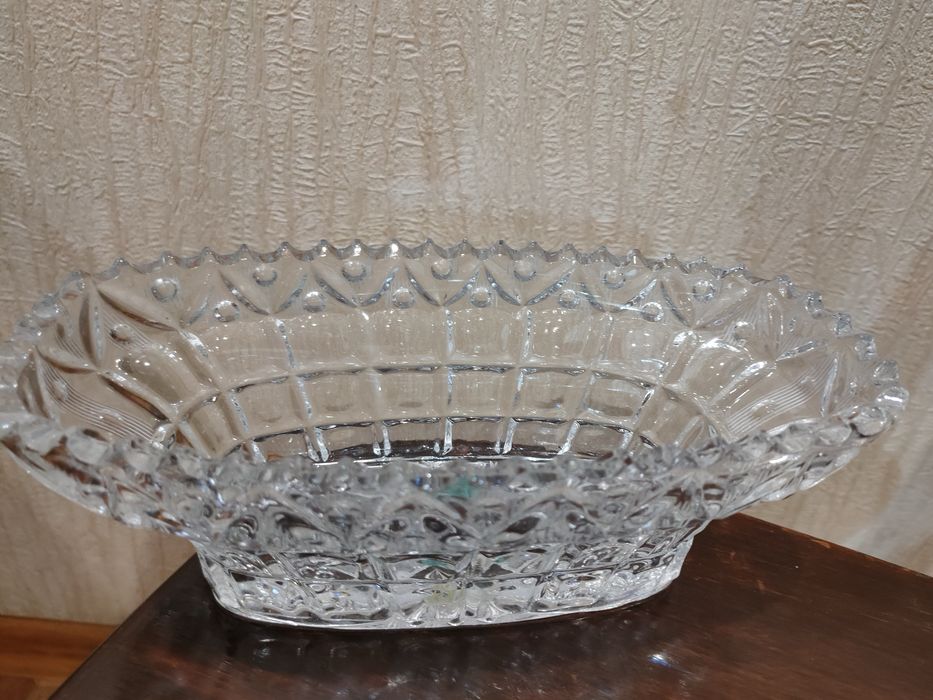 Салатники хрустальные киевского завода художественного стекла.