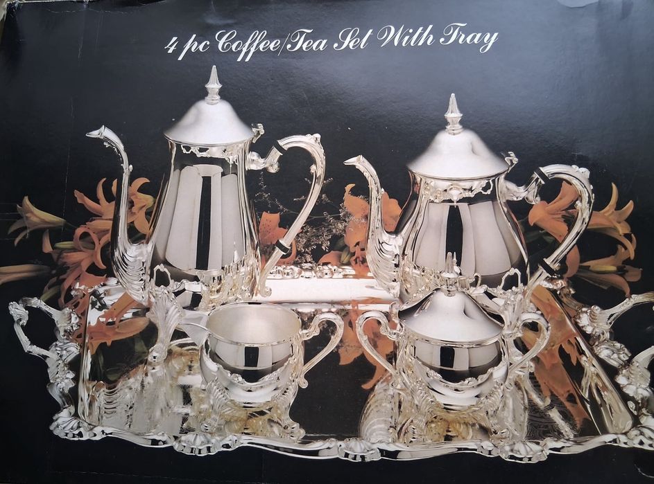 Servico de cha e cafe em casquinha. Esta novo