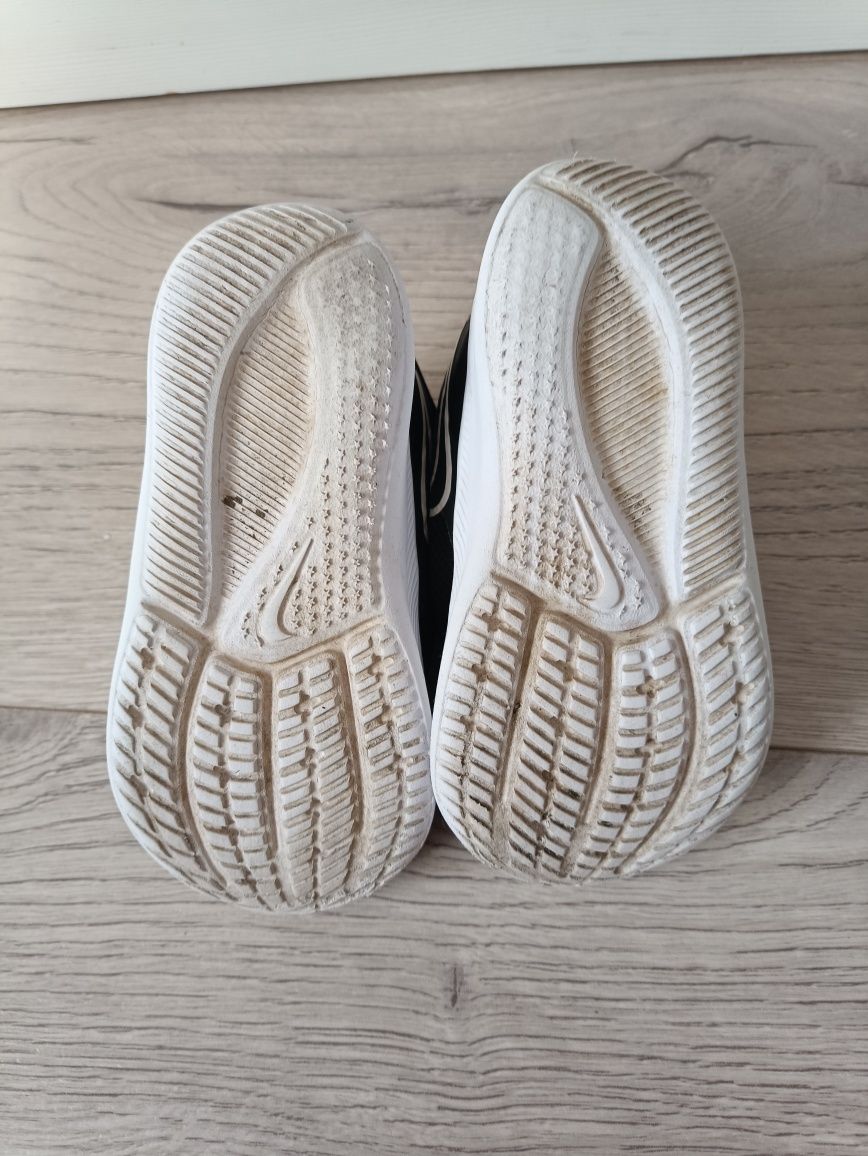 Nike Star Runner 3 rozmiar 22