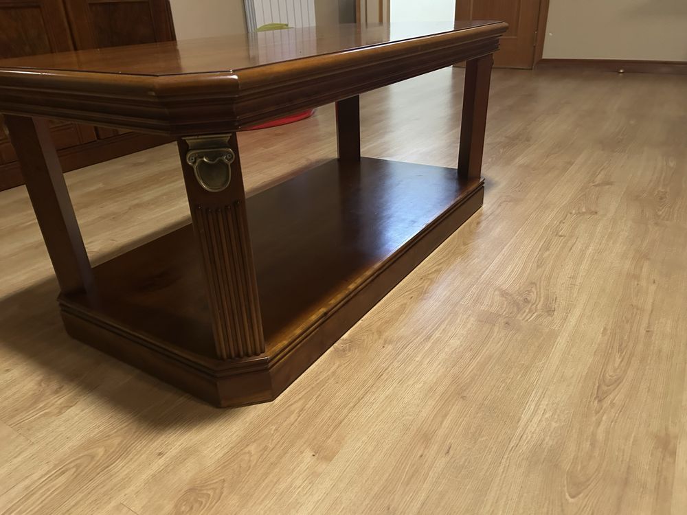 Mesa de centro em cerejeira