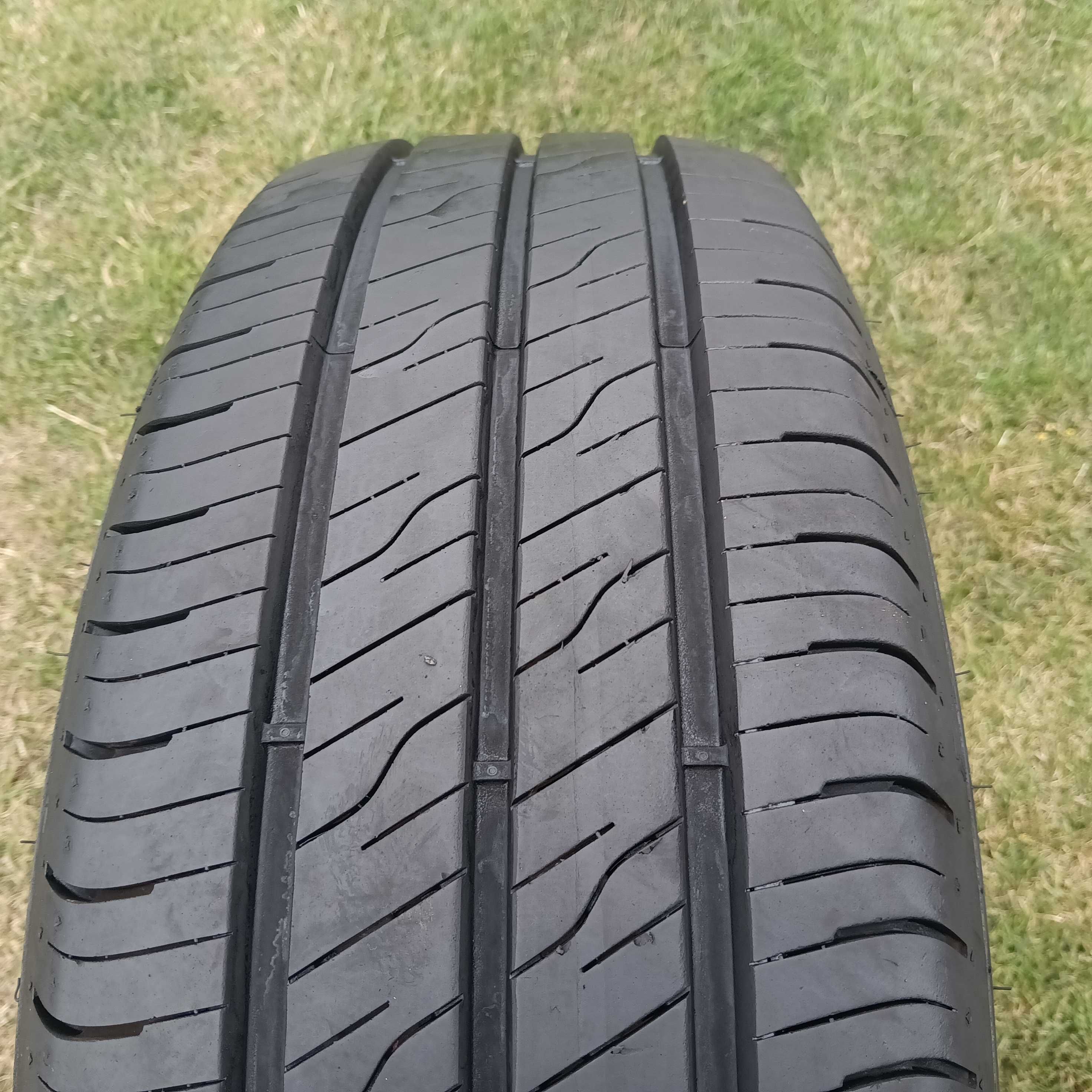 opona 215/65/16C Goodyear Efficient Grip Cargo 2 1 sztuka 9mm 2024