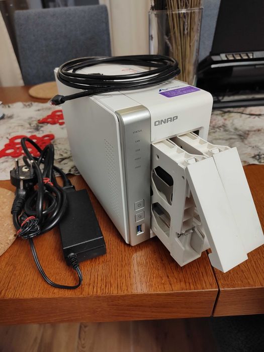 Sprzedam używany NAS QNAP TS-231P