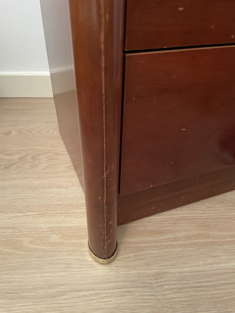 Cómoda de quarto com espelho e 4 gavetas