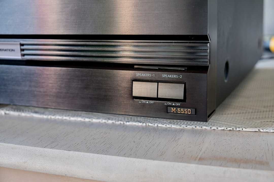 Onkyo M-5550 integra DUAL MONO
