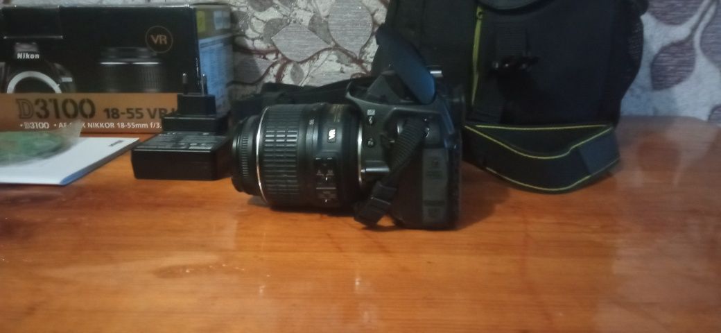 Продам гарний Фотоапарат Nikon d3100