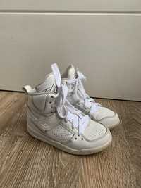 Кросівки Nike Jordan 28р