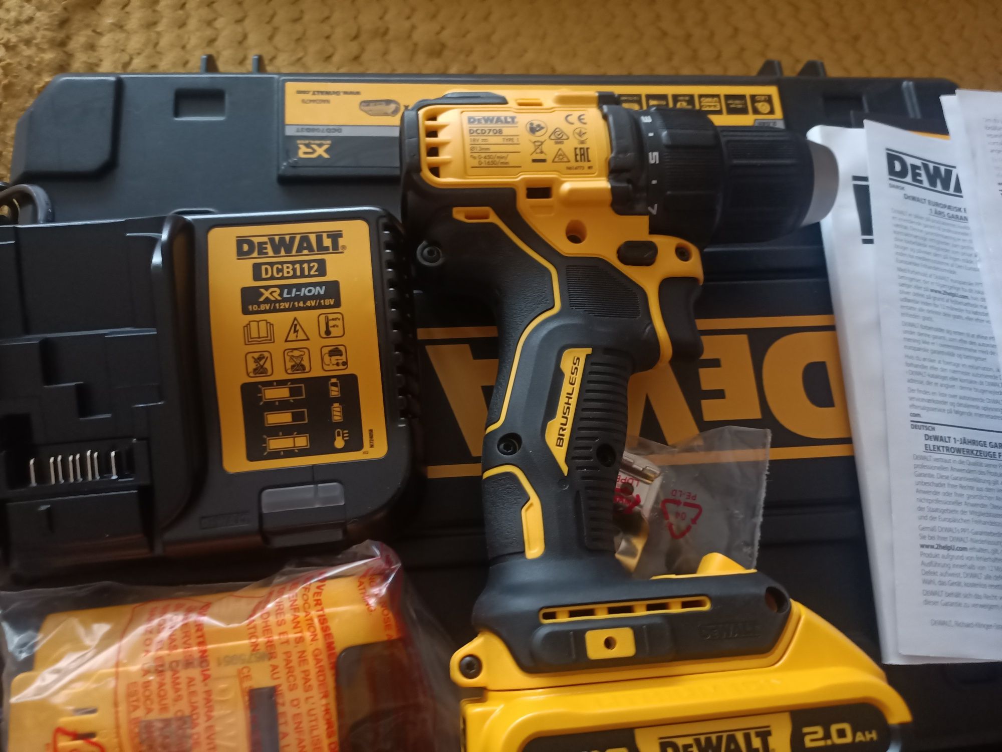 Nowa oryginalna wkrętarka DeWalt dcd708d2t