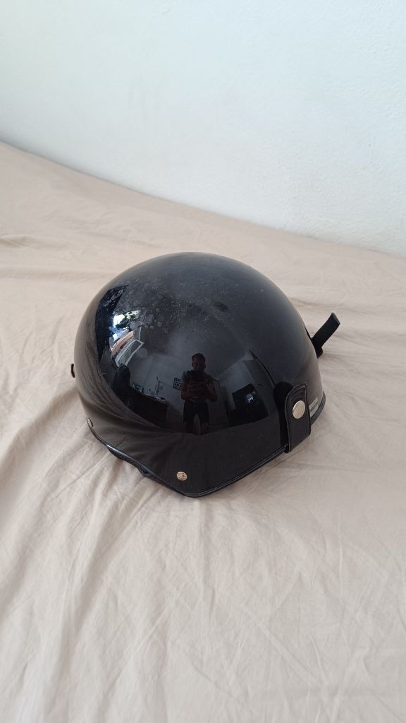 Capacete tamanho M para mota em bom estado, com pouco uso