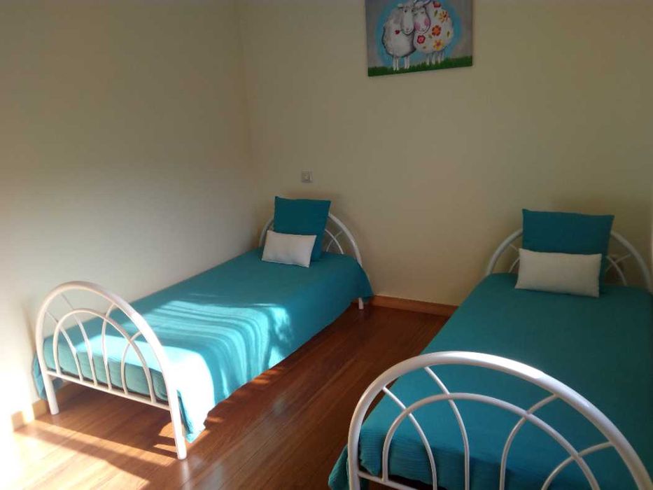 Cama criança ndividuais 90x200 e estrado