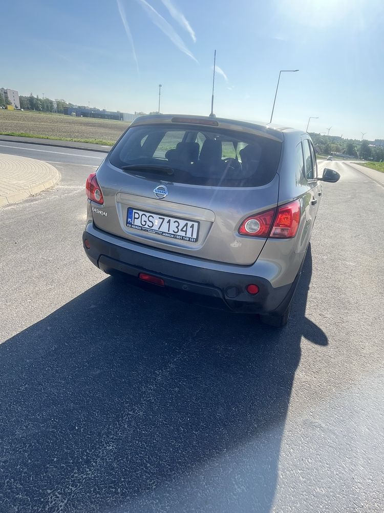 Nissan z rocznym LPG 2,0