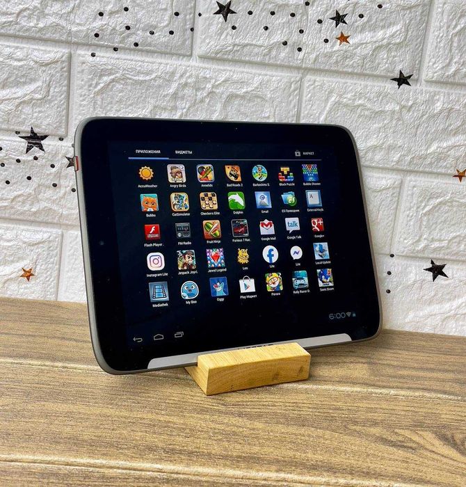 Планшет 10 дюймів + чохол (Добрий стан)