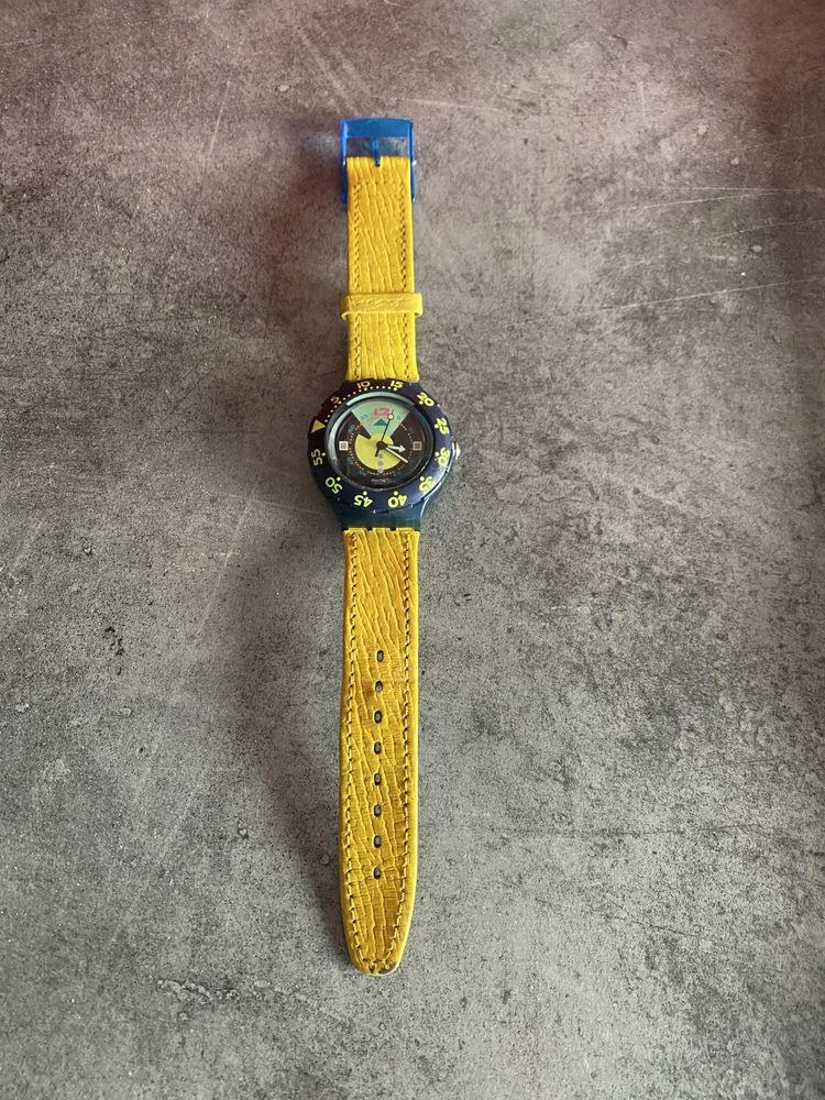 Relogio swatch bracelete em pele