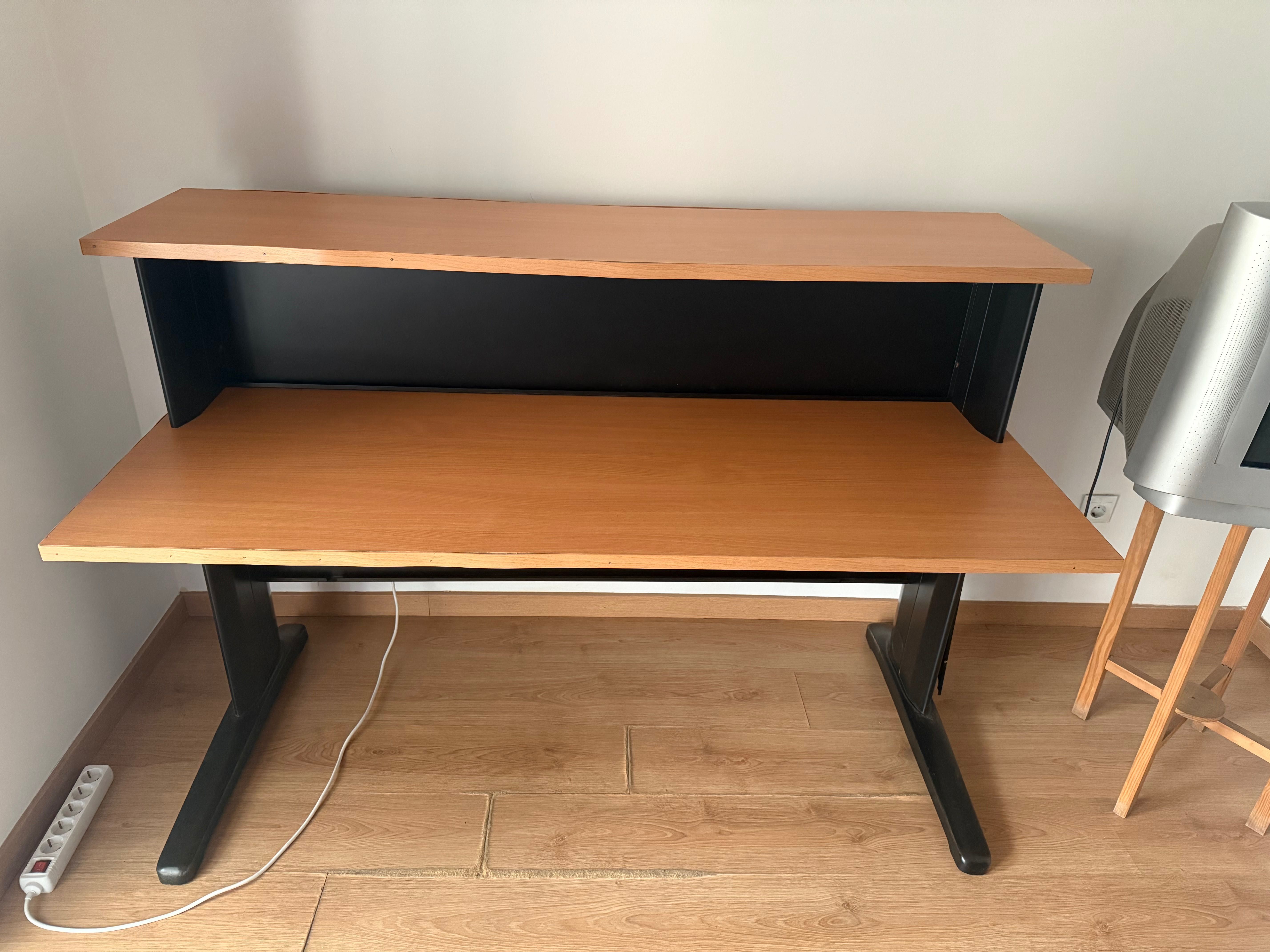 Secretaria / Mesa de escritório